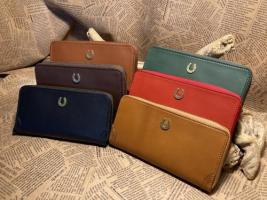 蹄鉄ラウンドファスナーウォレット