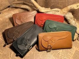 鞍型ラウンドファスナーロングウォレット